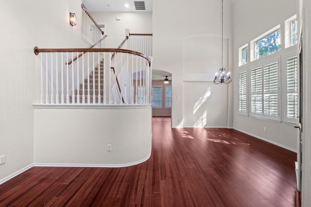 2 Muirfield Greens LN, Lakeway, TX 78738