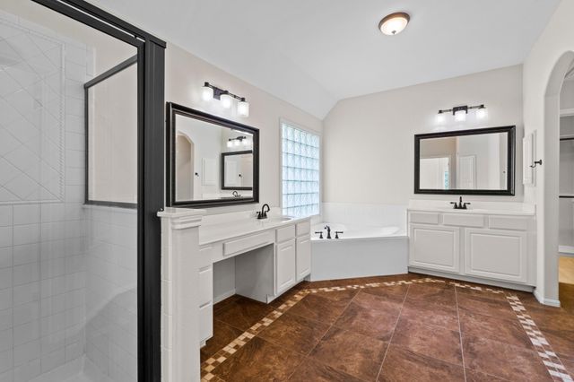 2 Muirfield Greens LN, Lakeway, TX 78738