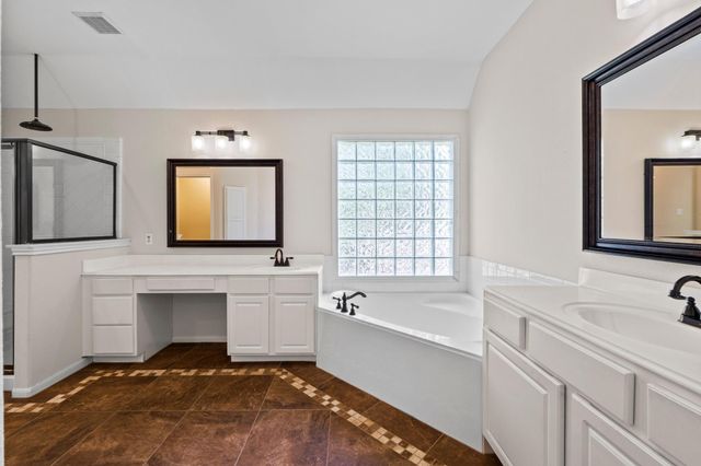 2 Muirfield Greens LN, Lakeway, TX 78738