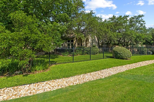 2 Muirfield Greens LN, Lakeway, TX 78738