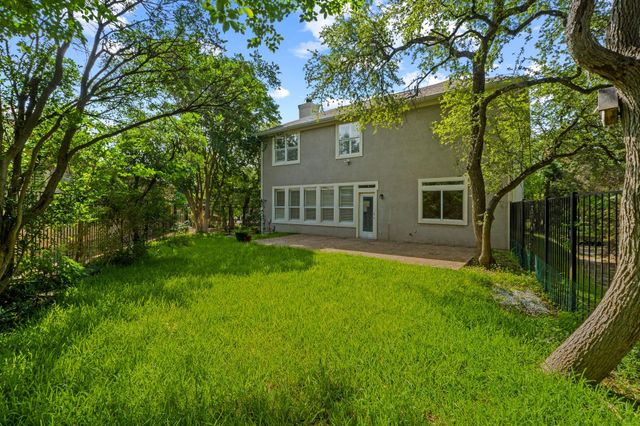 2 Muirfield Greens LN, Lakeway, TX 78738