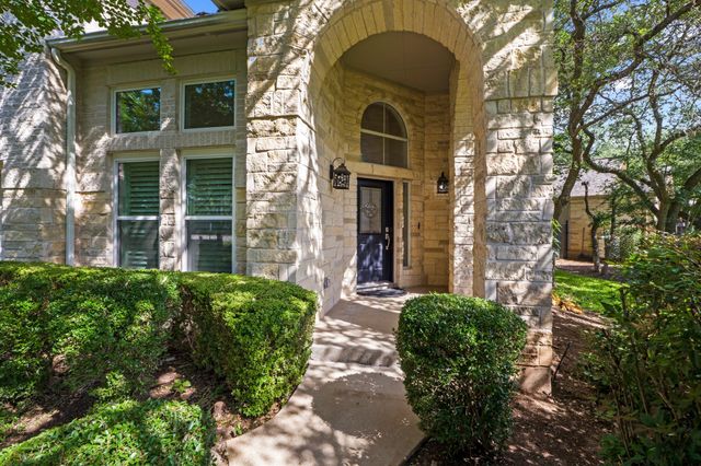 2 Muirfield Greens LN, Lakeway, TX 78738