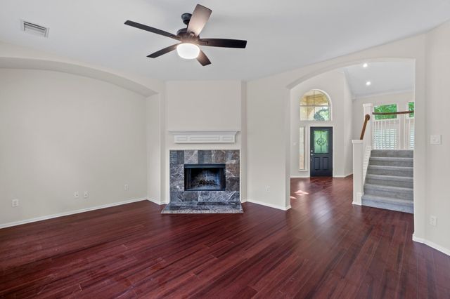 2 Muirfield Greens LN, Lakeway, TX 78738