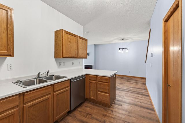 2074 Parkway Avenue, Shakopee, MN 55379