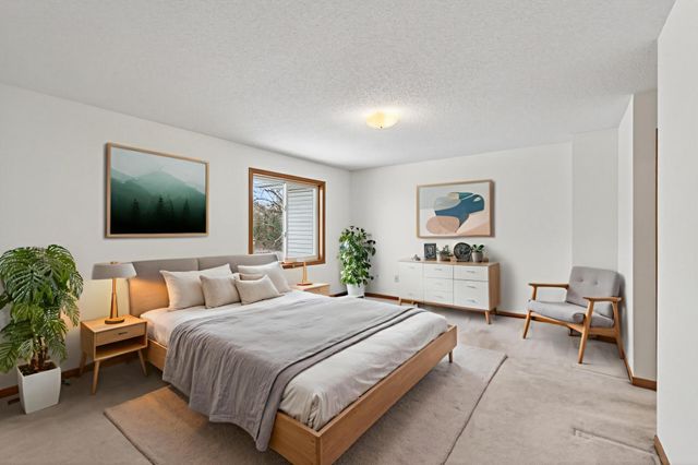 2074 Parkway Avenue, Shakopee, MN 55379