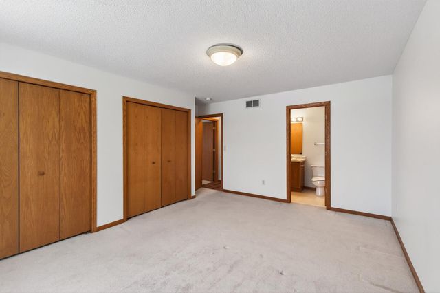 2074 Parkway Avenue, Shakopee, MN 55379