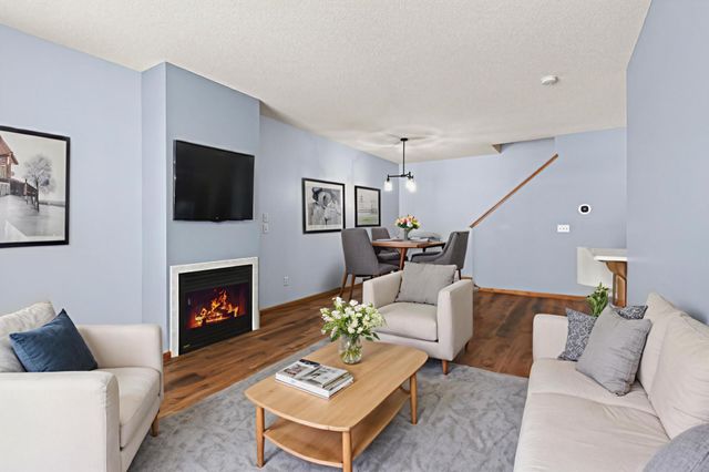 2074 Parkway Avenue, Shakopee, MN 55379