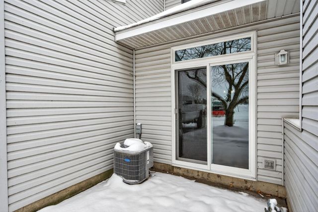 2074 Parkway Avenue, Shakopee, MN 55379