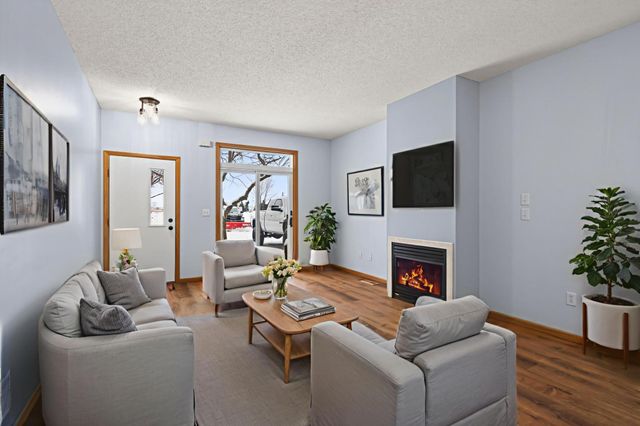 2074 Parkway Avenue, Shakopee, MN 55379