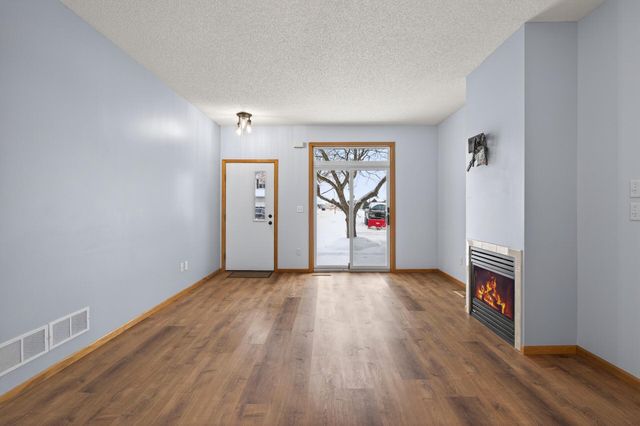 2074 Parkway Avenue, Shakopee, MN 55379