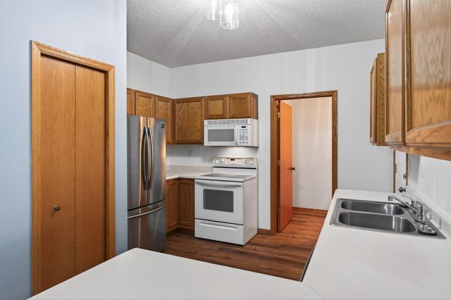 2074 Parkway Avenue, Shakopee, MN 55379