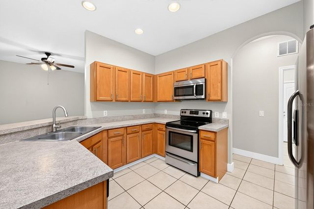 561 CAREY WAY, Orlando, FL 32825