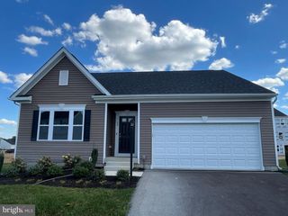 59 OUTRIGGER RD, Inwood, WV 25428