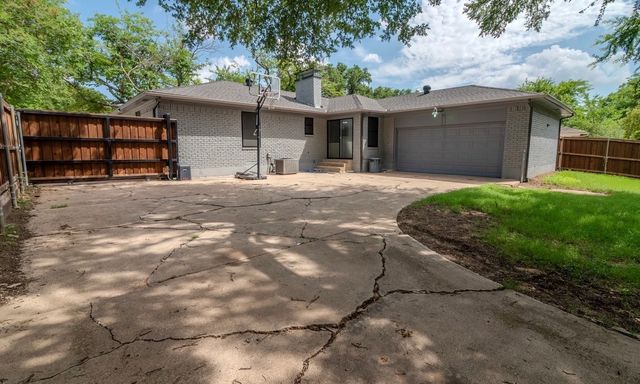 8017 Woodhue Road, Dallas, TX 75228