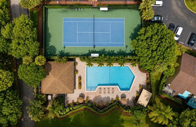 7057 WOODMONT Way 7057, Tamarac, FL 33321