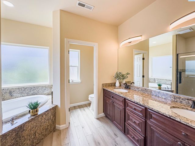 4807 Adobe Dr, Pasco, WA 99301
