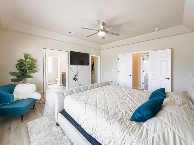 4807 Adobe Dr, Pasco, WA 99301