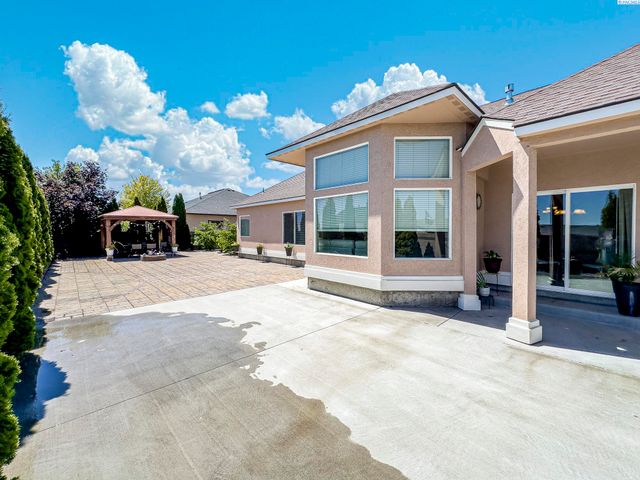 4807 Adobe Dr, Pasco, WA 99301