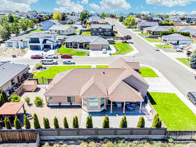 4807 Adobe Dr, Pasco, WA 99301