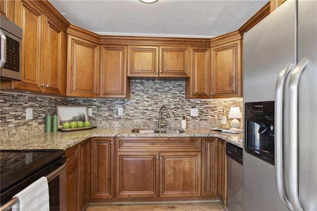 707 Red Mill RD, Norfolk, VA 23502