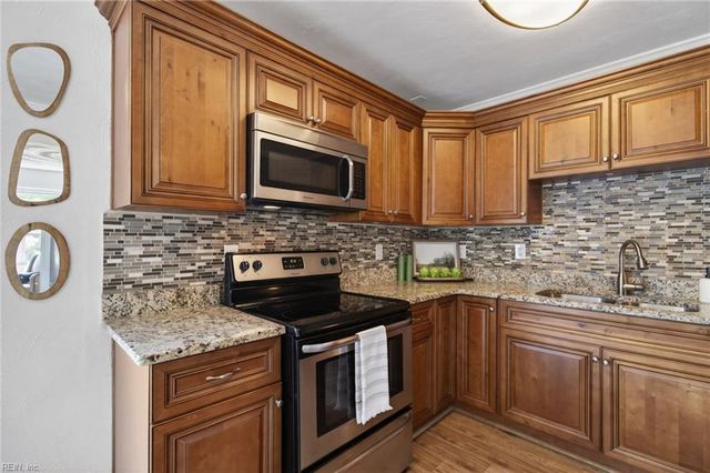 707 Red Mill RD, Norfolk, VA 23502
