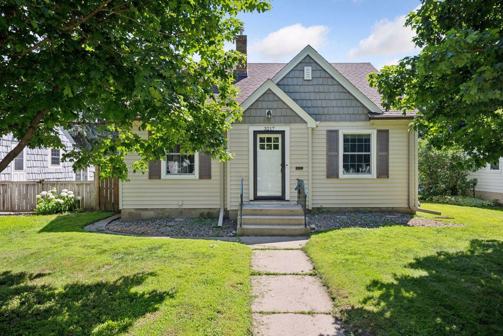 3217 Florida Avenue S, Saint Louis Park, MN 55426