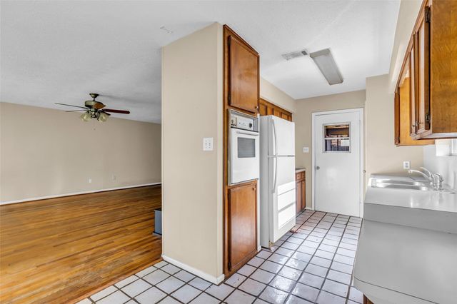168 Greenleaf Lane, Conroe, TX 77304