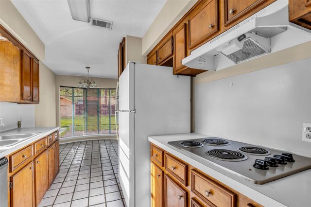 168 Greenleaf Lane, Conroe, TX 77304