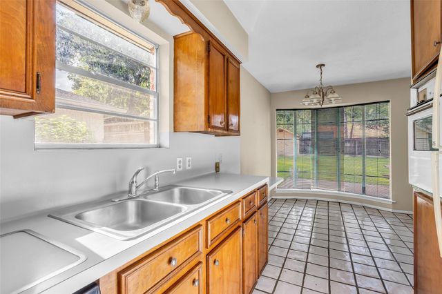 168 Greenleaf Lane, Conroe, TX 77304