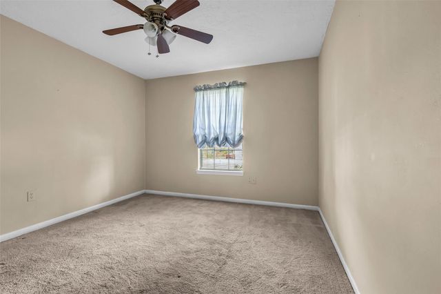 168 Greenleaf Lane, Conroe, TX 77304