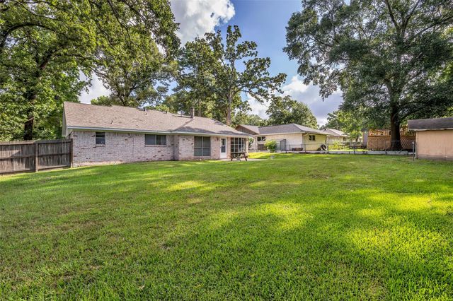 168 Greenleaf Lane, Conroe, TX 77304
