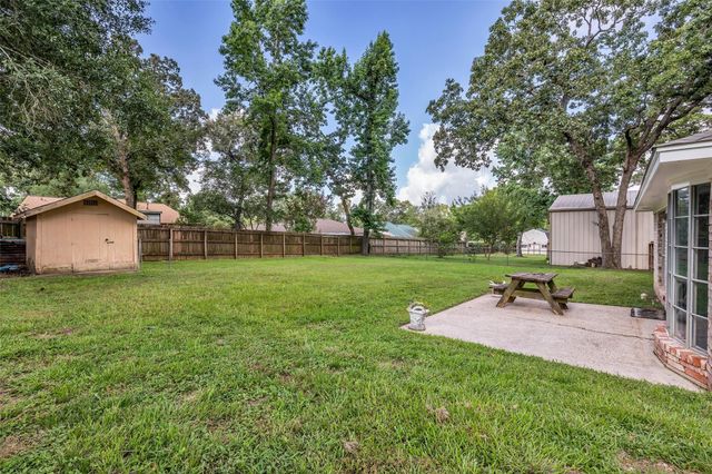 168 Greenleaf Lane, Conroe, TX 77304