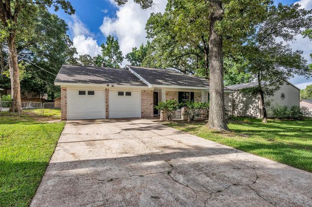 168 Greenleaf Lane, Conroe, TX 77304
