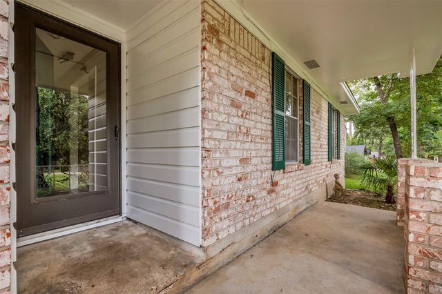 168 Greenleaf Lane, Conroe, TX 77304