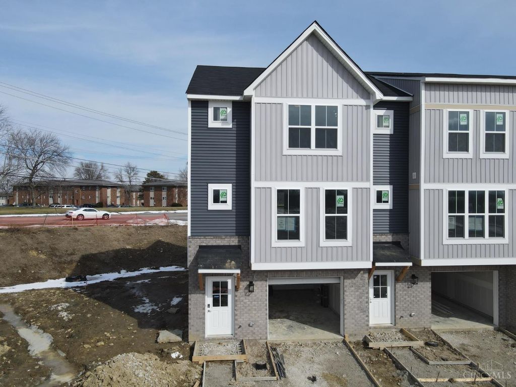 606 Brightview Place, Forest Park, OH 45240