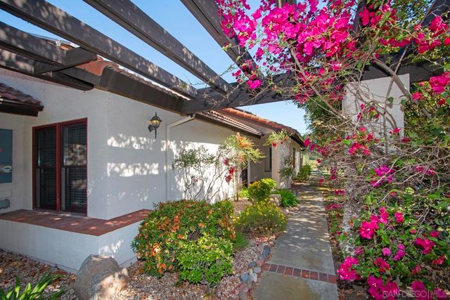 12815 Camino Ramilette, San Diego, CA 92128