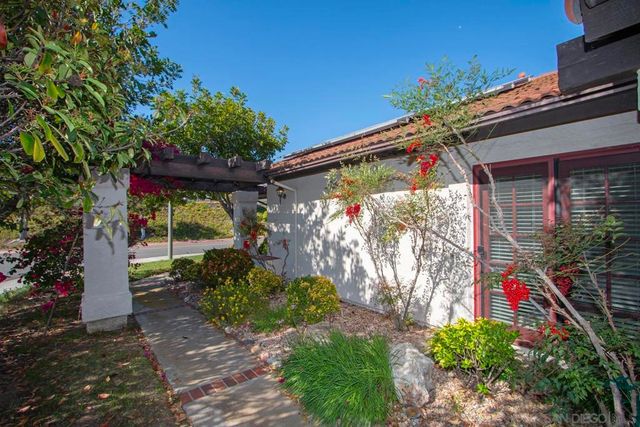 12815 Camino Ramilette, San Diego, CA 92128