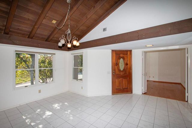 12815 Camino Ramilette, San Diego, CA 92128