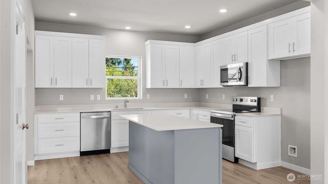 1105 138th Place SW, Lynnwood, WA 98087