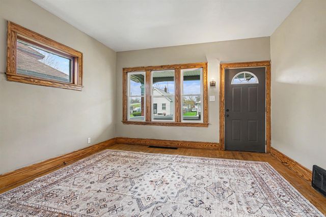 2417 Poland Street, South Bend, IN 46619