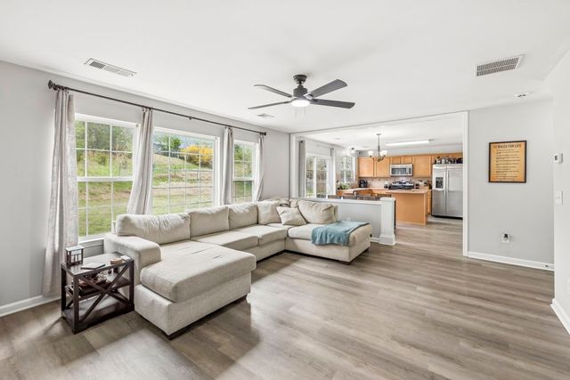 1708 Kendall Cove Ln, Mount Juliet, TN 37122