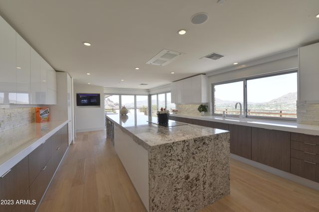 5700 E MCDONALD Drive 7, Paradise Valley, AZ 85253