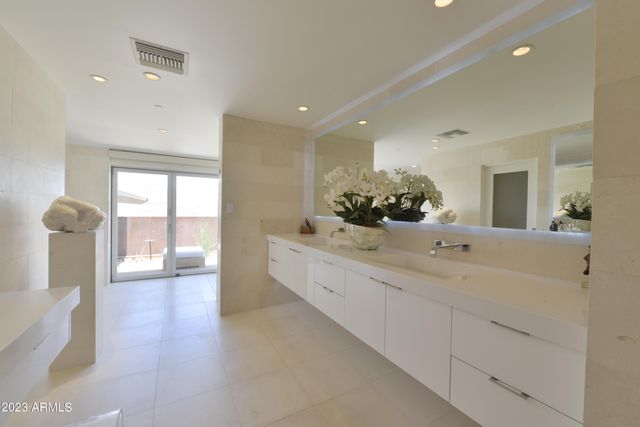 5700 E MCDONALD Drive 7, Paradise Valley, AZ 85253
