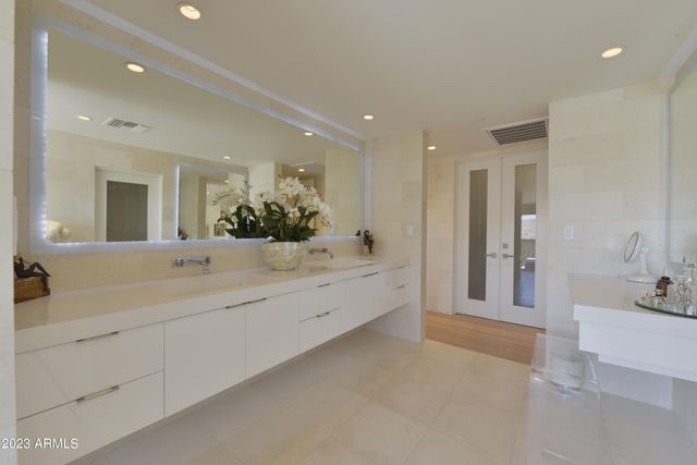 5700 E MCDONALD Drive 7, Paradise Valley, AZ 85253