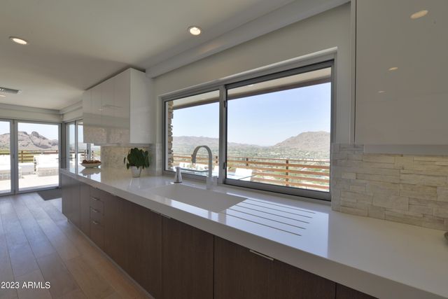 5700 E MCDONALD Drive 7, Paradise Valley, AZ 85253