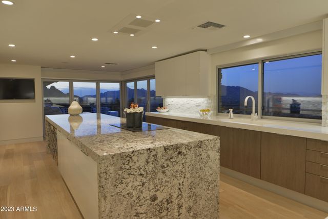 5700 E MCDONALD Drive 7, Paradise Valley, AZ 85253