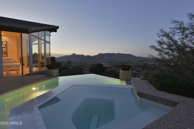 5700 E MCDONALD Drive 7, Paradise Valley, AZ 85253