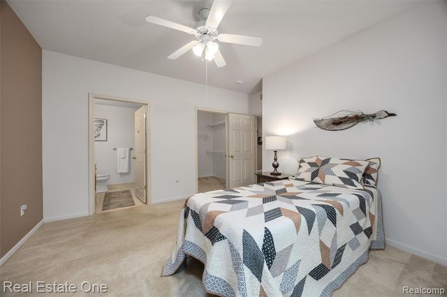 4104 Chesapeake Circle, Walled Lake, MI 48390