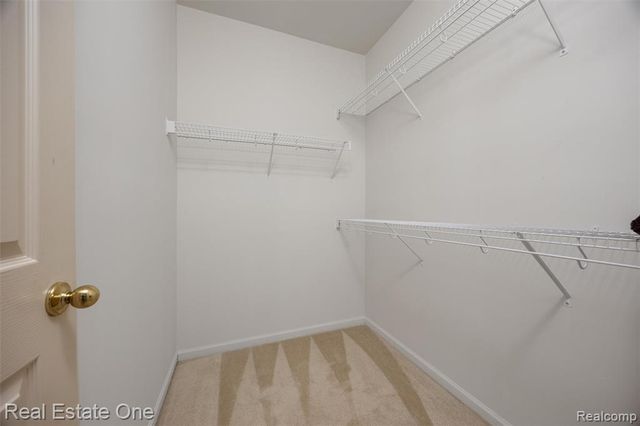 4104 Chesapeake Circle, Walled Lake, MI 48390
