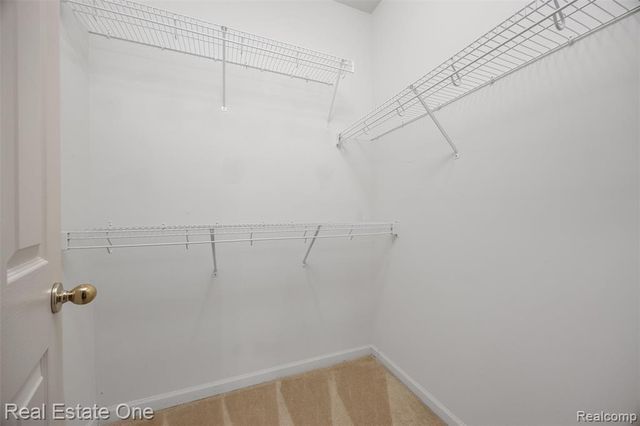4104 Chesapeake Circle, Walled Lake, MI 48390